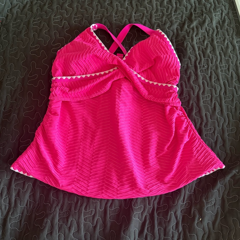 NWOT Pink Textured Swim Tankini Top
